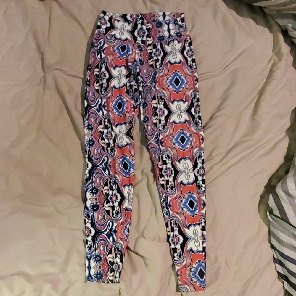 Liquido patterned capris
